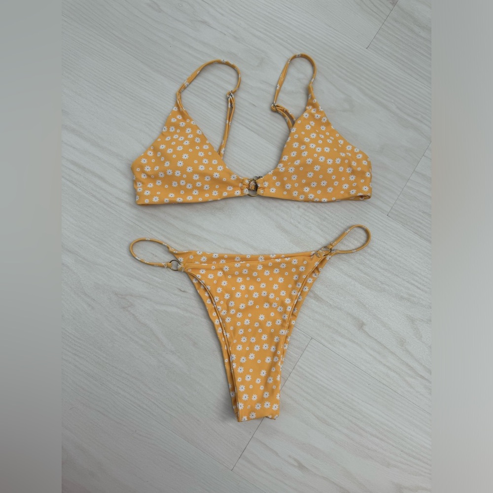 Zaful Yellow Floral Ring-Accent Bikini
